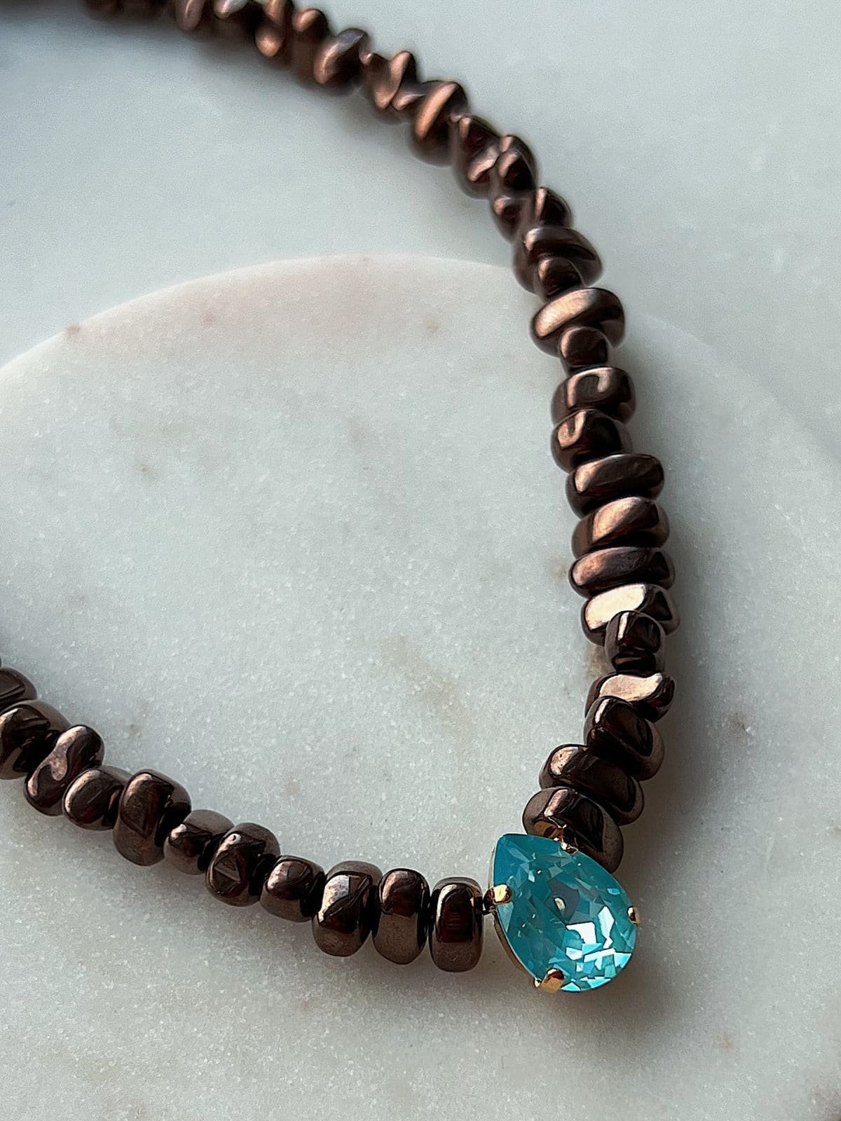 Колье из гематита с кристаллом Swarovski — изображение 8