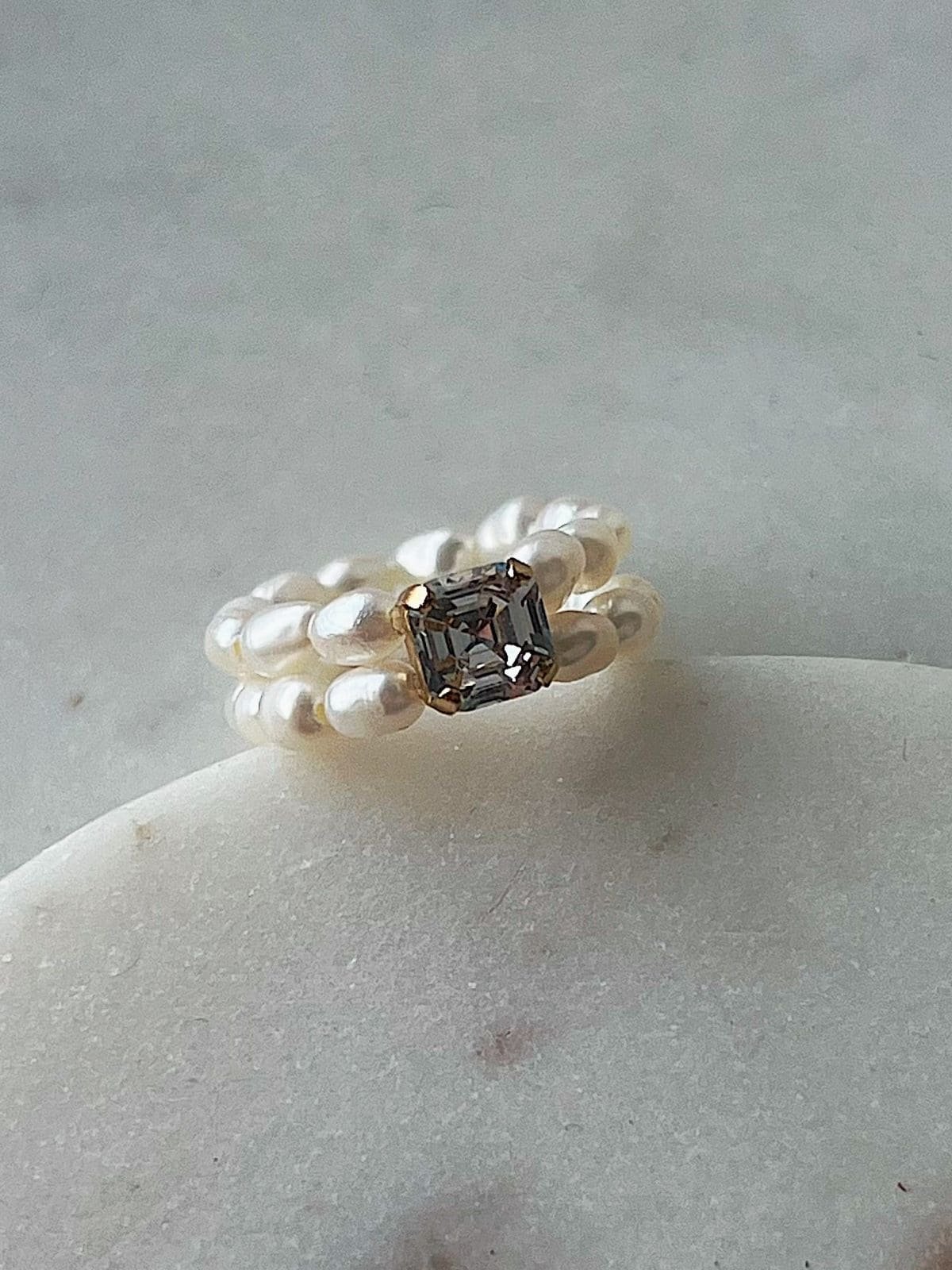Кольцо из натурального жемчуга с кристаллом Swarovski