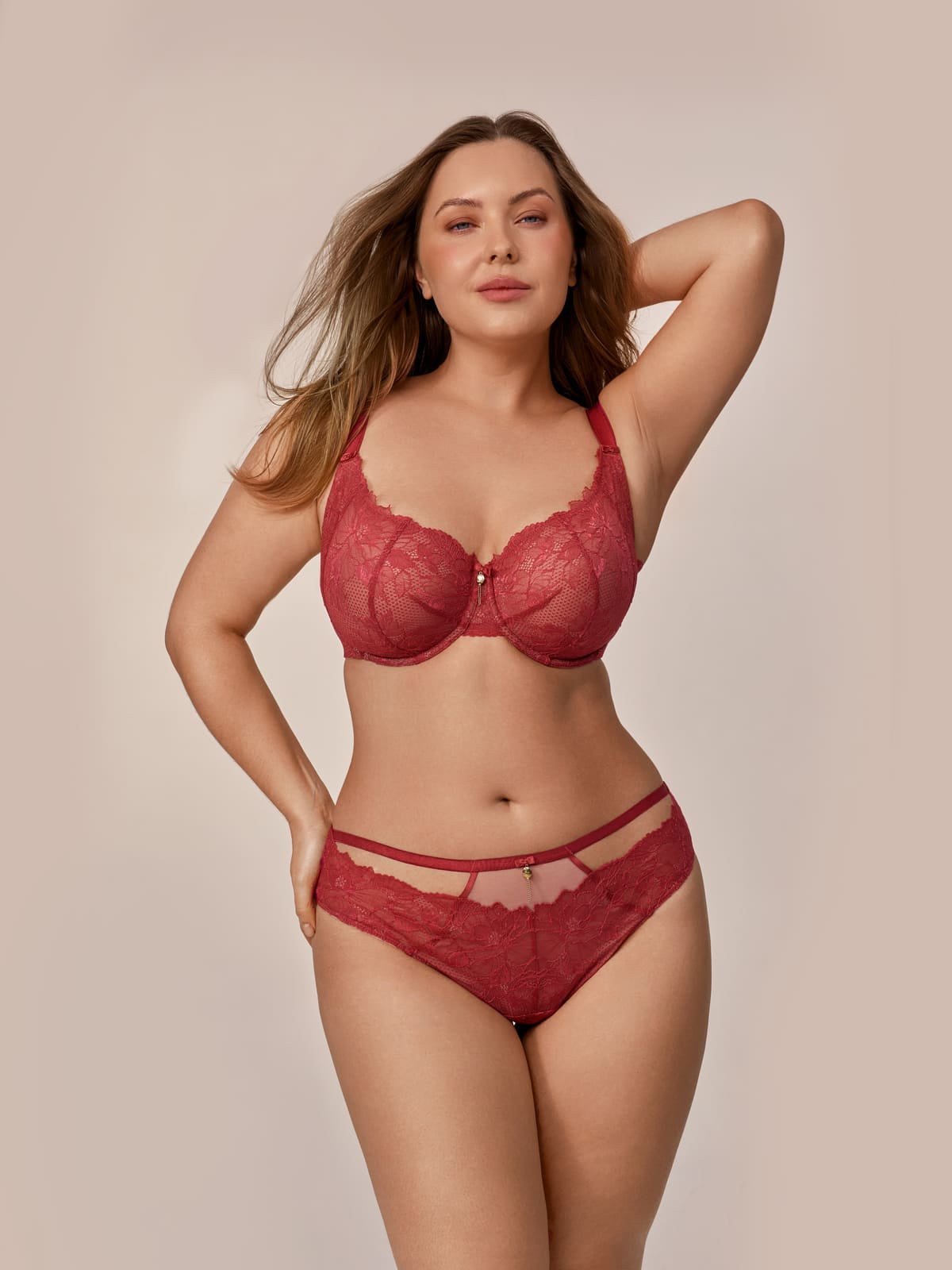 Бюстгальтер с мягкой чашкой, клюква SOKOSH plus size